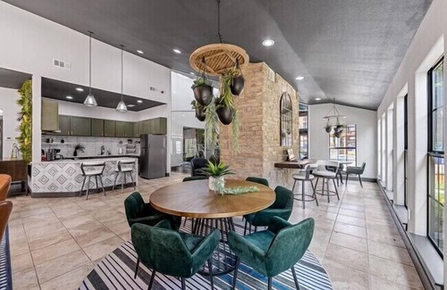 North Arlington Apartment | The Landry 306 | Spacious and Cozy 2 Bedroom 2bth