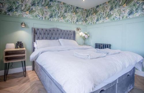 Llangennith Ski Chalet | The Langland Bay Lookout - 1 Bed Cabin - Landimore