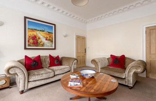 Marchmont Apartment | The Lauderdale Street Residence