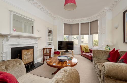 Marchmont Apartment | The Lauderdale Street Residence