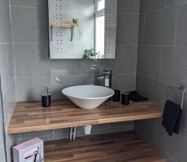 Marston Green Apartment | The Laurels - HS2 Contractors, NEC, BHX, Free Parking