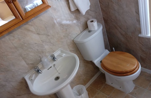 Blackpool Town Center Bed & Breakfast | THE LAWTON