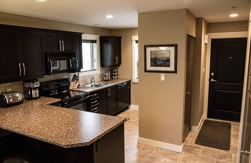 Regional District of Nanaimo Cabin | The Lazy Eagle Cottage is a perfect place to unwind. Special rates for long stay