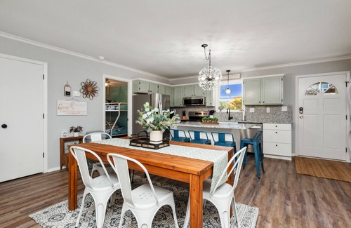 Yaupon Beach House | The Lazy Pelican: Centrally Located and a Short Walk to the Beach