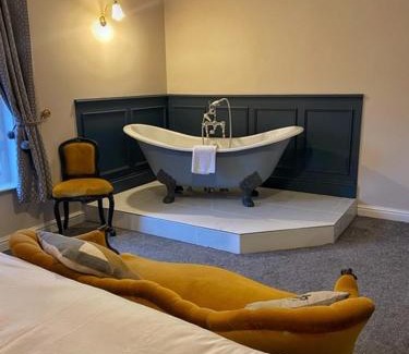 Dogdyke Hotel | The Leagate Inn