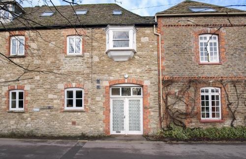 Malmesbury House | The Leat at Wynyard Mill