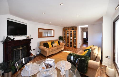 Prestwick House | The Lemon Tree