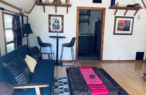 San Marcos Cottage | The Library - A Hill Country Cottage