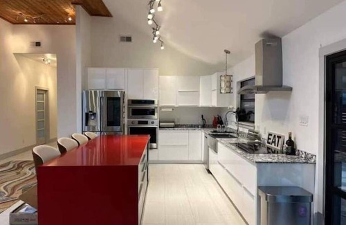 Downtown San Antonio House | The Lightening House