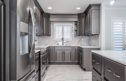 Lighthouse Point House | The Lighthouse 4/3 -10 Guests - Heated Pool - bbq