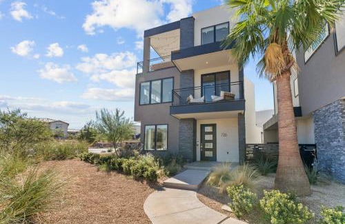 St. George House | The Lighthouse at Desert Color (by Ember Stays)