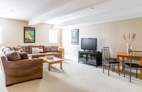 Union Pier House | The Lighthouse in Lakeshore Cottages