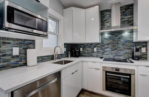 North End Apartment | The Lilly Pad Brand New in Hyde Park! Pet Friendly, fully fenced yard, walking distance to Hyde Park shops, and dining and Camel's Back Park