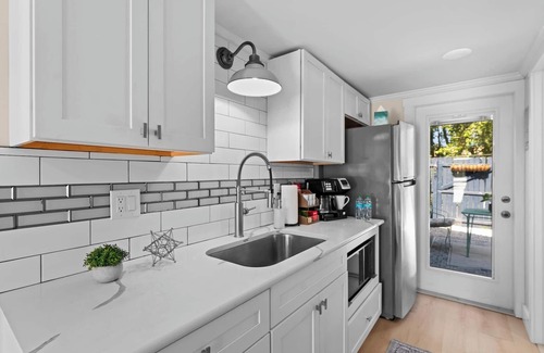 Mount Dora Apartment | The Lily ★ 1 Gig Wi-Fi ★ Minutes to Everything!