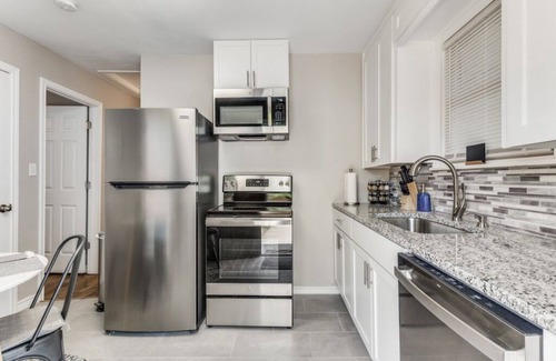 Granbury Bed & Breakfast | The Lily Pad