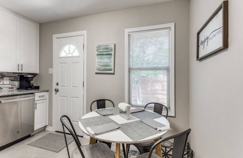Granbury Bed & Breakfast | The Lily Pad