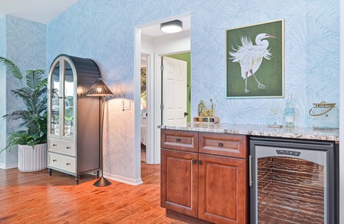 Fort Myers House | The Lily Pad + Waterfront + Pool + Golf Simulator + Movie Theater