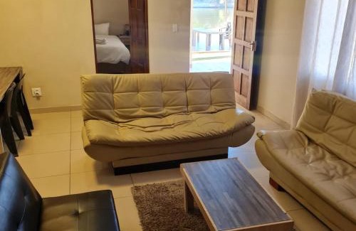 Lindequesdrif Cabin | The Lion Lodge Vaal