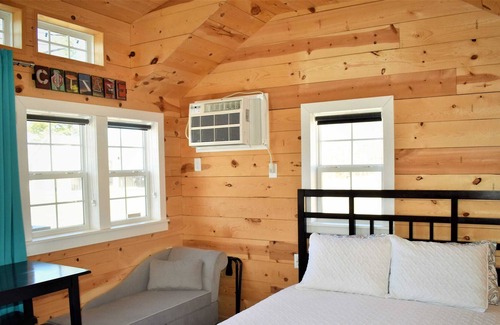 South Haven Cabin | The little Blue Cottage on Forest Lake