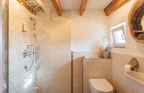 Kalenborn Hotel | The Little Britain Inn Themed Hotel One of a Kind In Europe