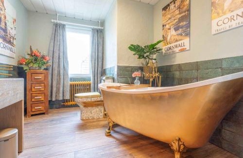 Kalenborn Hotel | The Little Britain Inn Themed Hotel One of a Kind In Europe