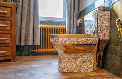 Kalenborn Hotel | The Little Britain Inn Themed Hotel One of a Kind In Europe