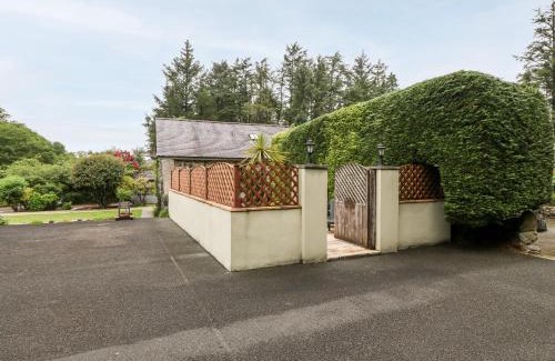 Dolbenmaen House | The Little Coach House