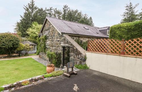 Dolbenmaen House | The Little Coach House
