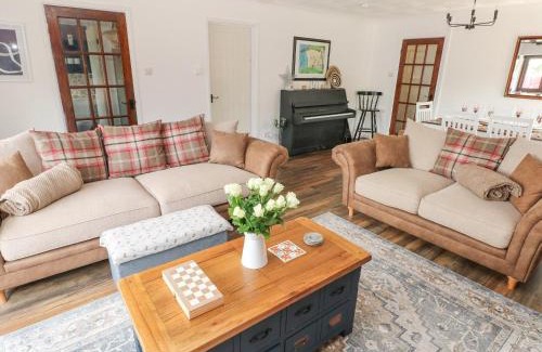 Llangain House | The Little Cwtch