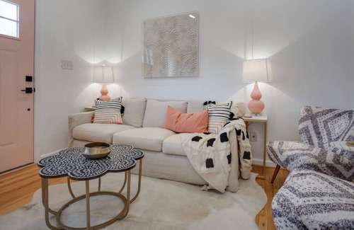 Downtown Cottage | The Little Gem 💕- Walking Distance to Downtown Raleigh