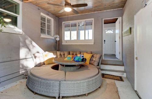 Kingston House | The Little Sandbar w/ Lap Pool