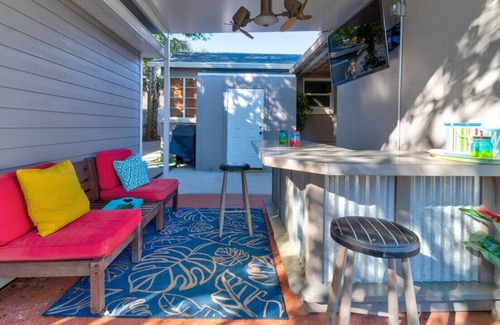 Kingston House | The Little Sandbar w/ Lap Pool