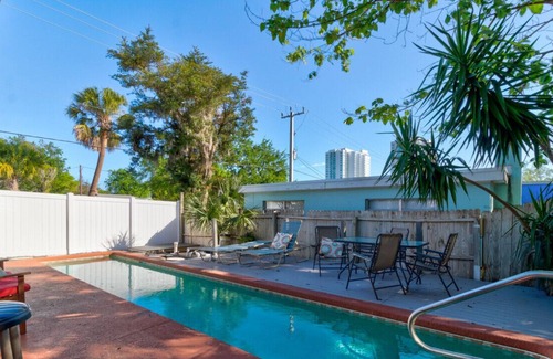 Kingston House | The Little Sandbar w/ Lap Pool