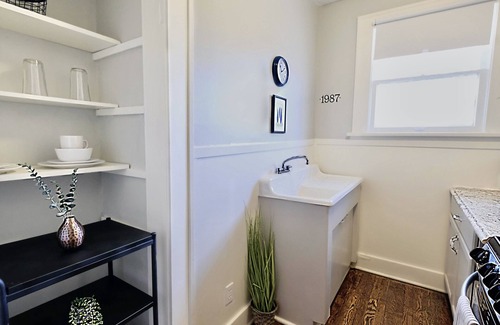 Lower Greenville Apartment | The Local Hotspot Same Day Bookings, Walkable!