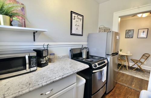 Lower Greenville Apartment | The Local Hotspot Same Day Bookings, Walkable!