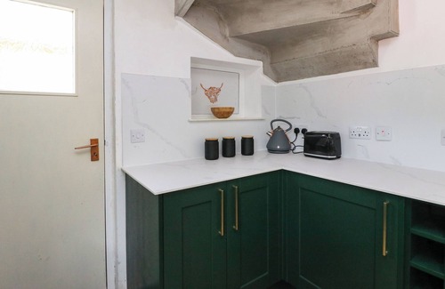 Glenfinnan Cottage | THE LOCHSIDE SHEPHERD, pet friendly, with open fire in Glenfinnan