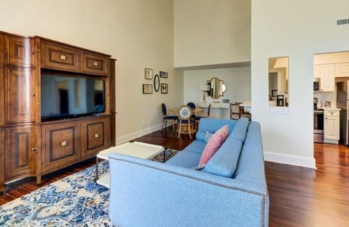 French Quarter Condo | The Lodge Alley Inn™ - 1 Bedroom