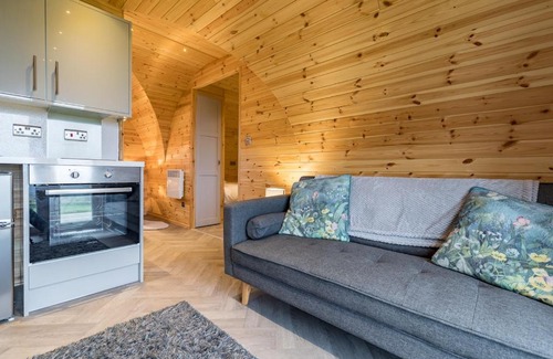 Leek House | The Lodge at Brambles Farm