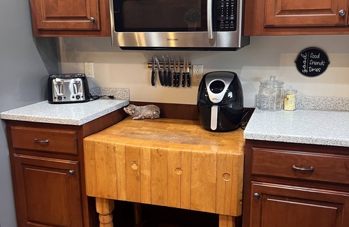 Tellico Plains Cabin | The Lodge at Coker Creek - Main Lodge - NEW LISTING!nMountain View Log Cabin