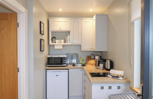 Checkley Cottage | THE LODGE AT MIDDLETON HOUSE, pet friendly, with a garden in Stone