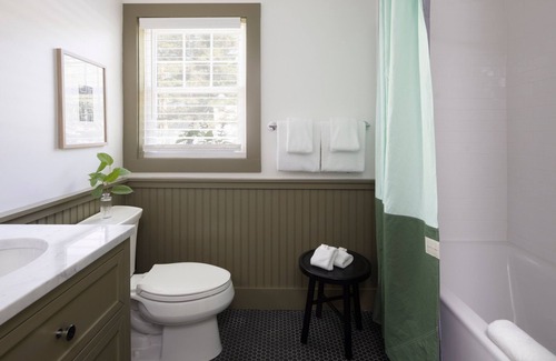 Kennebunkport Hotel | The Lodge at the Cove