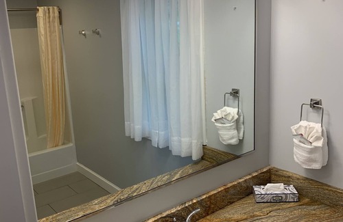 Kennebunkport Hotel | The Lodge at Turbat's Creek