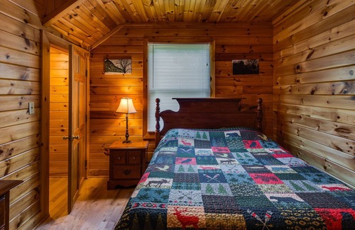 Allons Cabin | The Lodge-Cab.14 at MC Marina on Dale Hollow Lake near Standing Stone State Park