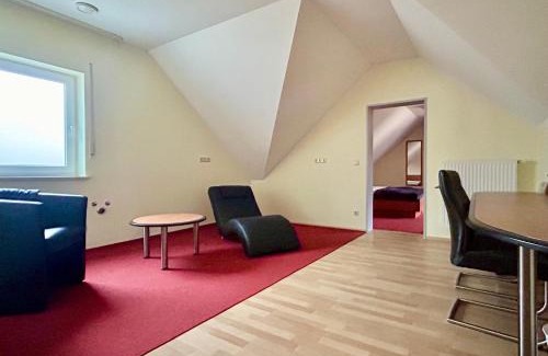 Grafenwohr Hotel | The Lodge Hotel by American Ease Grafenwoehr