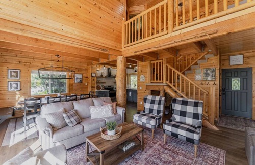 Cascade Apartment | The Lodge on Shore Drive.