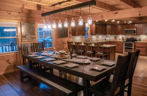 Logan Cabin | The Lodge: Sleeps 23 - Hot Tub, Fire Pit, Game Room