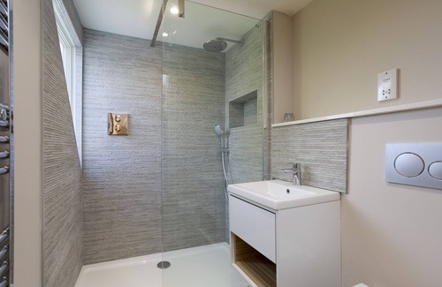 Canterbury Apartment | The Loft a fabulous 1 bed apartment, a stroll from the city centre with parking.