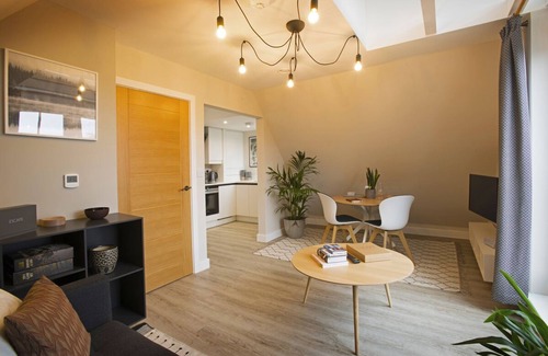 Canterbury Apartment | The Loft a fabulous 1 bed apartment, a stroll from the city centre with parking.