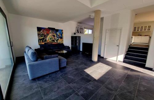 Torre de Benagalbon Apartment | The Loft con Piscina Privada by Villa Chanel Boutique Apartments
