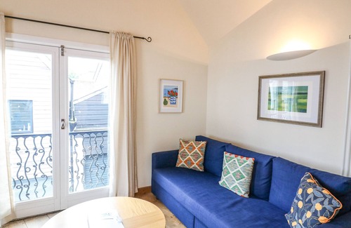 Totnes Cottage | THE LOFT COTTAGE, romantic in Totnes